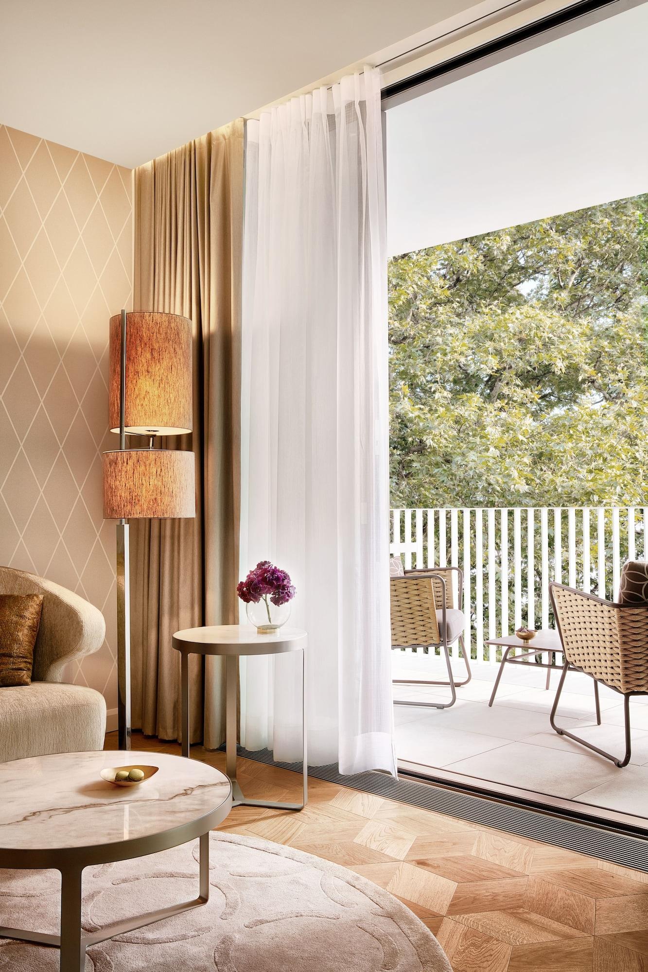 The Fontenay Hamburg Exterior photo A guest room at The Park, Hyderabad