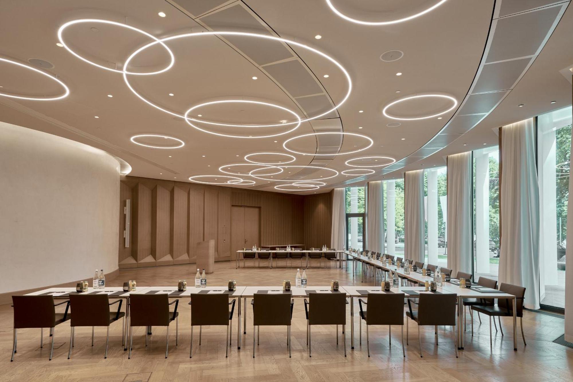 The Fontenay Hamburg Exterior photo The conference room