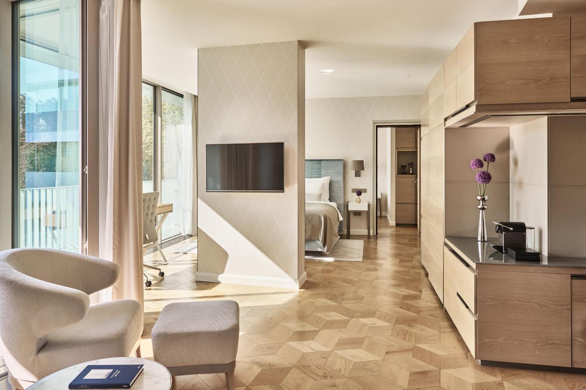 The Fontenay Hamburg Exterior photo Interior of a suite
